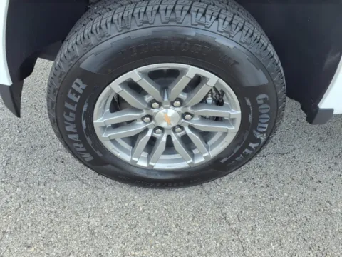 More photos of 2025 Chevrolet Colorado WT/LT at Pogue Chevrolet, INC., KY