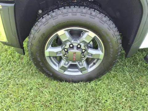 More photos of 2025 GMC Sierra 2500 HD SLT at Pogue Chevrolet, INC., KY