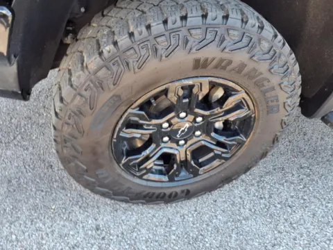 More photos of 2024 Chevrolet Silverado 1500 ZR2 at Pogue Chevrolet, INC., KY