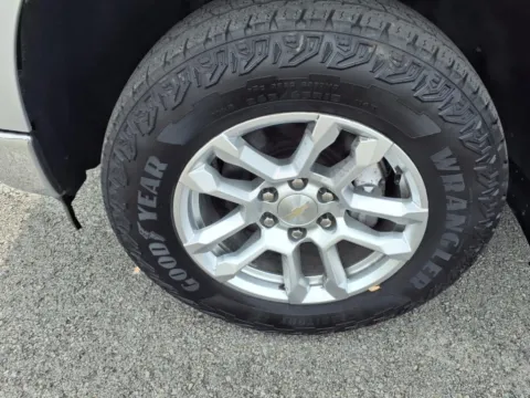 More photos of 2022 Chevrolet Silverado 1500 LT at Pogue Chevrolet, INC., KY