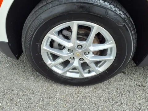 More photos of 2022 Chevrolet Equinox LT at Pogue Chevrolet, INC., KY