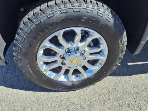 More photos of 2025 Chevrolet Silverado 2500 HD LTZ at Pogue Chevrolet, INC., KY