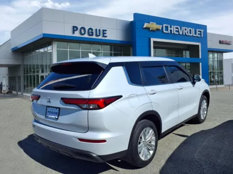 Photos of 2024 Mitsubishi Outlander ES for sale in Powderly, KY at Pogue Chevrolet, INC.
