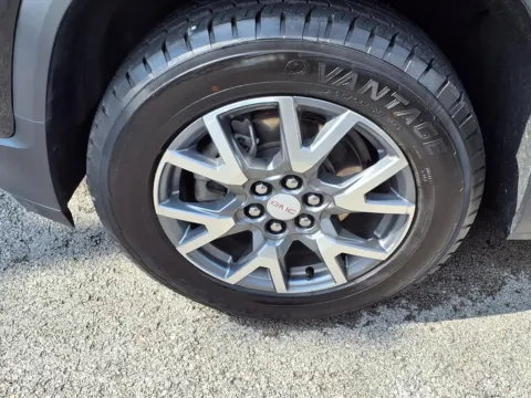 More photos of 2023 GMC Acadia SLT at Pogue Chevrolet, INC., KY
