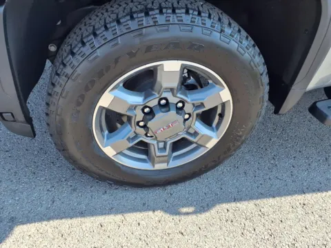 More photos of 2026 GMC Sierra 2500 HD SLT at Pogue Chevrolet, INC., KY