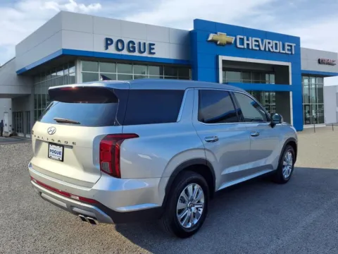 Photos of 2024 Hyundai Palisade SEL for sale in Powderly, KY at Pogue Chevrolet, INC.