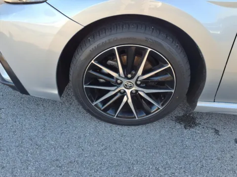 More photos of 2022 Toyota Camry SE at Pogue Chevrolet, INC., KY