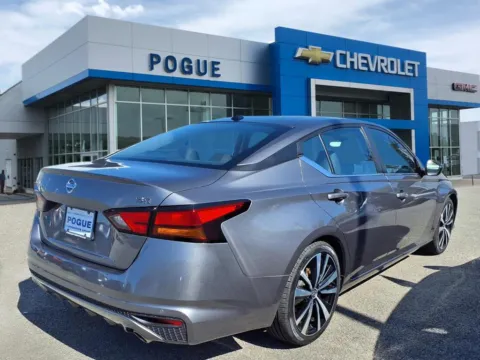 Photos of 2022 Nissan Altima 2.5 SR for sale in Powderly, KY at Pogue Chevrolet, INC.