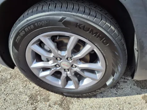 More photos of 2024 GMC Terrain SLT at Pogue Chevrolet, INC., KY