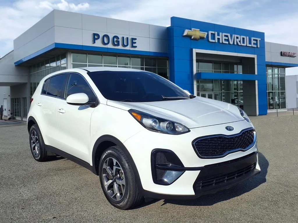White 2020 Kia Sportage LX for sale in Powderly, KY