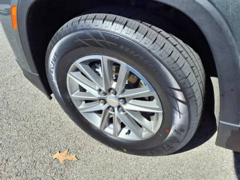 More photos of 2023 Chevrolet Traverse LT at Pogue Chevrolet, INC., KY
