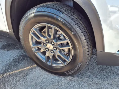 More photos of 2026 GMC Acadia FWD Elevation at Pogue Chevrolet, INC., KY