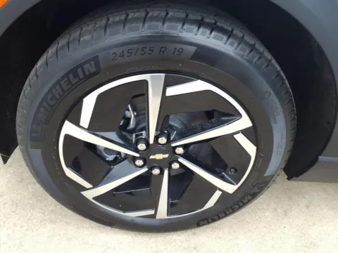 More photos of 2026 Chevrolet Equinox EV LT at Pogue Chevrolet, INC., KY