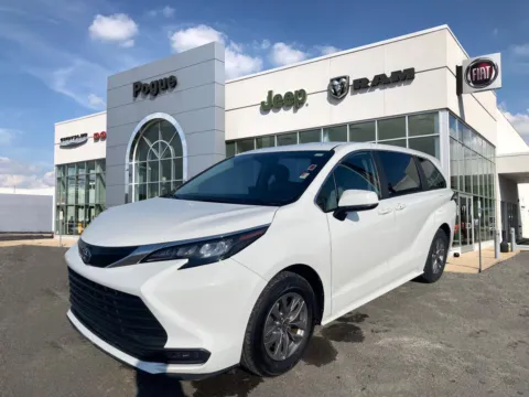 More photos of 2024 Toyota Sienna LE at Pogue Chrysler Dodge Jeep RAM FIAT, KY