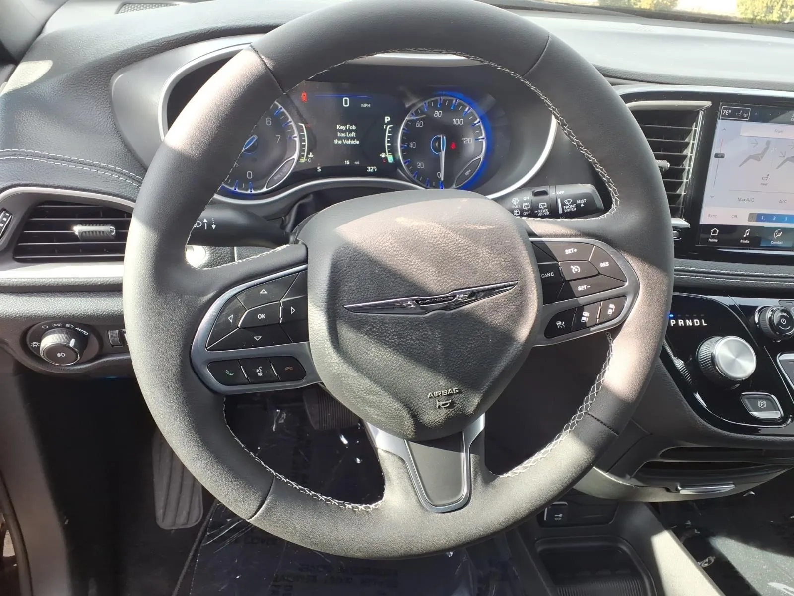 2026 Chrysler Pacifica Select - Photo 9