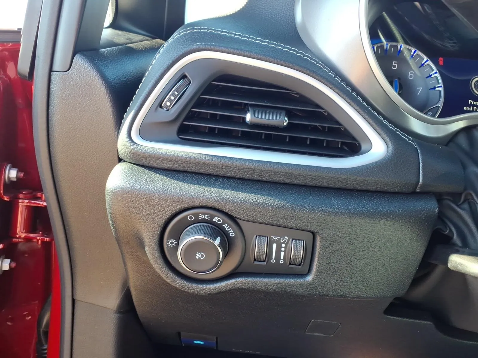 2026 Chrysler Pacifica Select - Photo 14