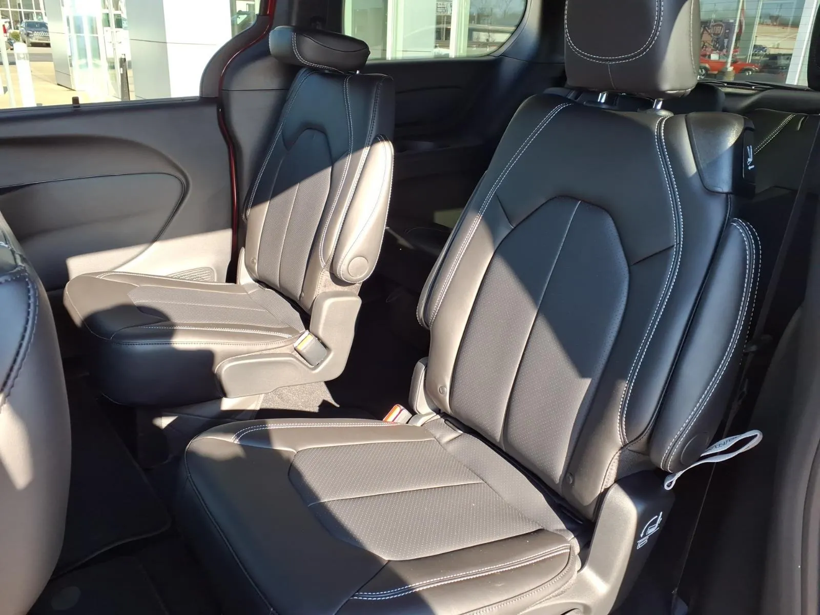 2026 Chrysler Pacifica Select - Photo 16