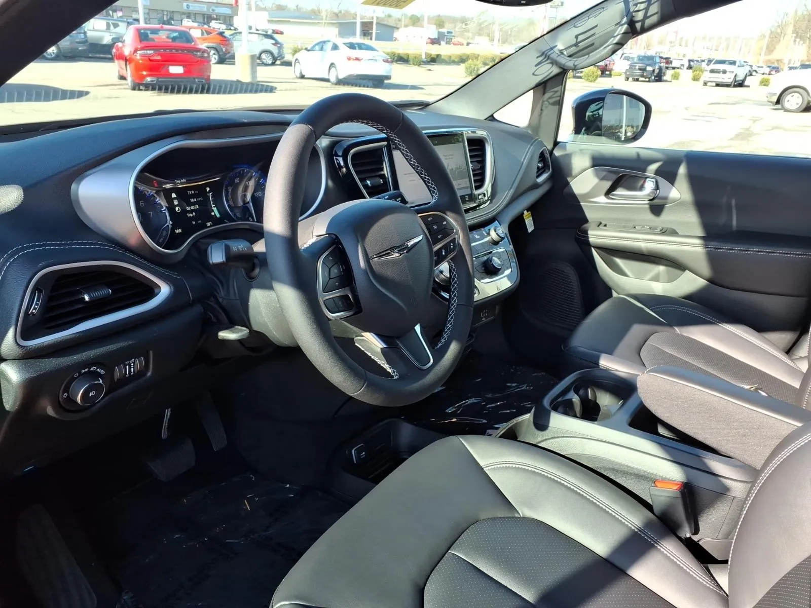 2026 Chrysler Pacifica Select - Photo 7