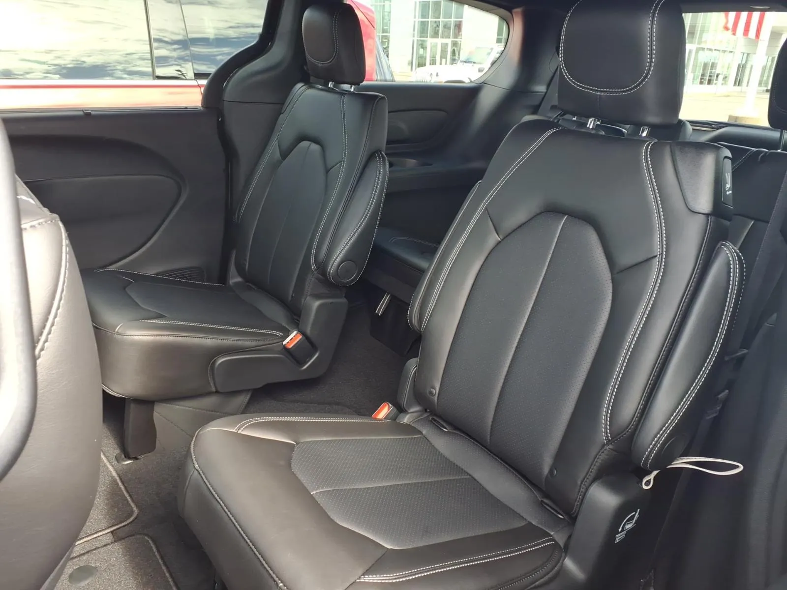 2026 Chrysler Pacifica Select - Photo 16
