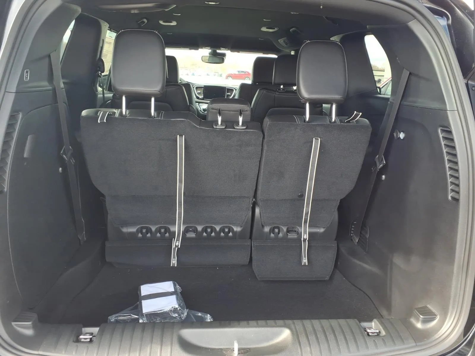 2026 Chrysler Pacifica Select - Photo 17