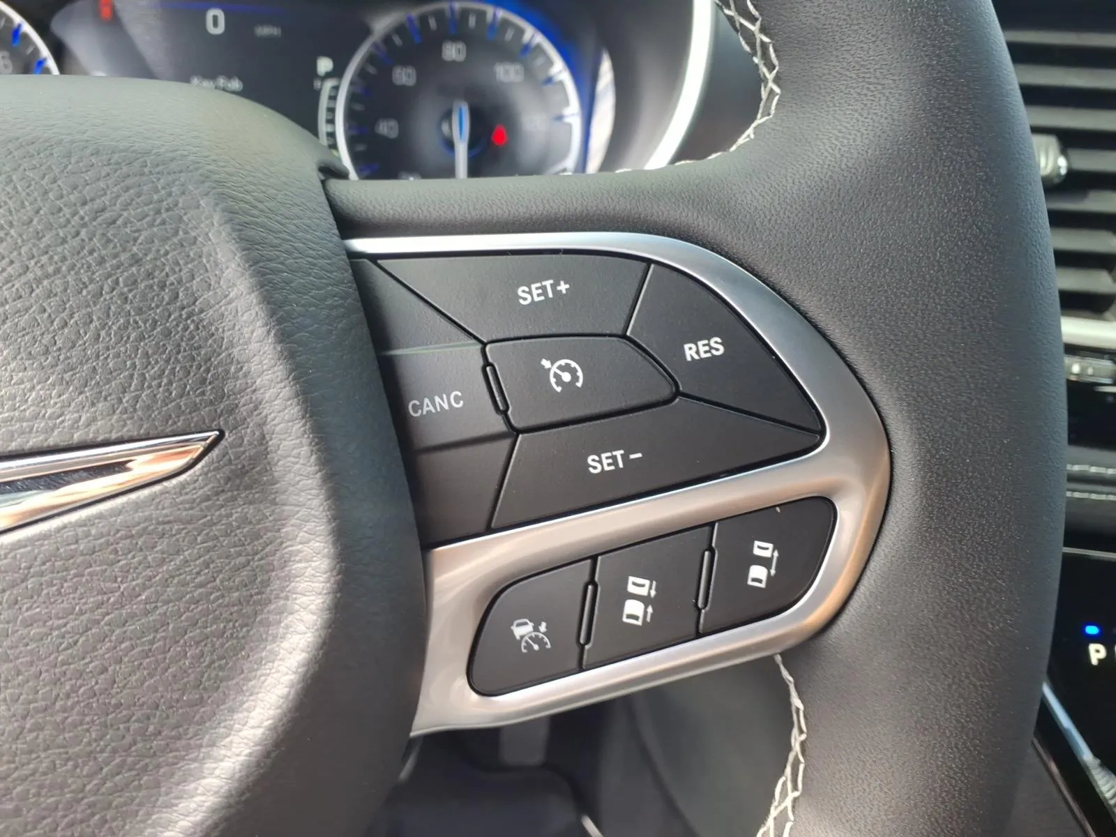 2026 Chrysler Pacifica Select - Photo 9