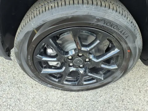 More photos of 2026 Jeep Compass COMPASS LATITUDE ALTITUDE 4X4 at Pogue Chrysler Dodge Jeep RAM FIAT, KY