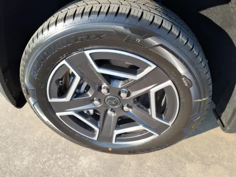 More photos of 2026 Jeep Cherokee CHEROKEE LIMITED 4X4 at Pogue Chrysler Dodge Jeep RAM FIAT, KY