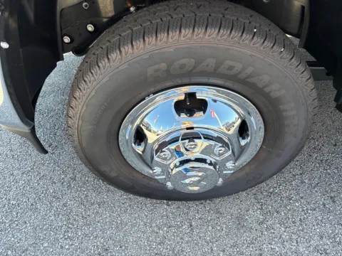 More photos of 2026 RAM 3500 TRADESMAN CREW CAB 4X4 8' BOX at Pogue Chrysler Dodge Jeep RAM FIAT, KY