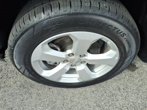 More photos of 2022 Jeep Compass Latitude at Pogue Chrysler Dodge Jeep RAM FIAT, KY