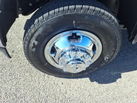 More photos of 2026 RAM 3500 TRADESMAN CREW CAB CHASSIS 4X4 60' CA at Pogue Chrysler Dodge Jeep RAM FIAT, KY