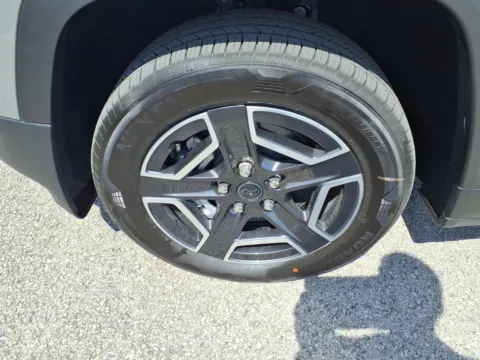 More photos of 2026 Jeep Cherokee CHEROKEE LIMITED 4X4 at Pogue Chrysler Dodge Jeep RAM FIAT, KY