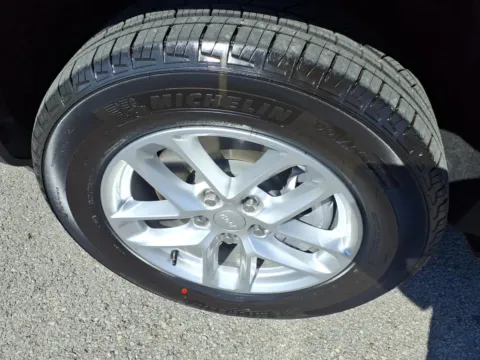 More photos of 2026 Jeep Grand Cherokee GRAND CHEROKEE L LAREDO X 4X4 at Pogue Chrysler Dodge Jeep RAM FIAT, KY
