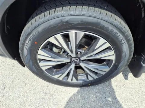 More photos of 2022 Nissan Rogue SV at Pogue Chrysler Dodge Jeep RAM FIAT, KY