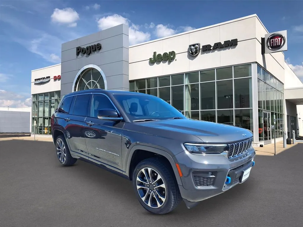 Gray 2023 Jeep Grand Cherokee Overland 4xe for sale in Powderly, KY
