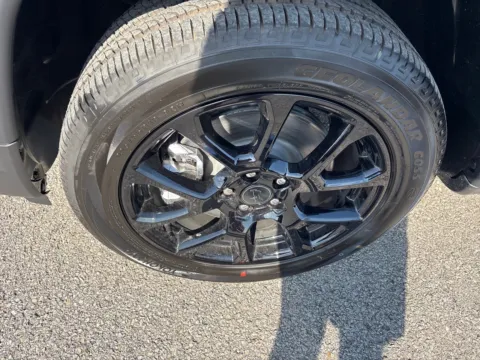 More photos of 2026 Jeep Compass COMPASS LATITUDE ALTITUDE 4X4 at Pogue Chrysler Dodge Jeep RAM FIAT, KY