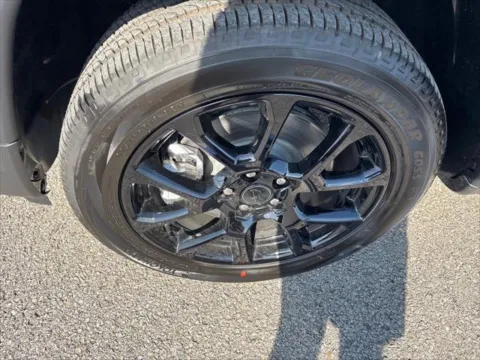 More photos of 2026 Jeep Compass COMPASS LATITUDE ALTITUDE 4X4 at Pogue Chrysler Dodge Jeep RAM FIAT, KY