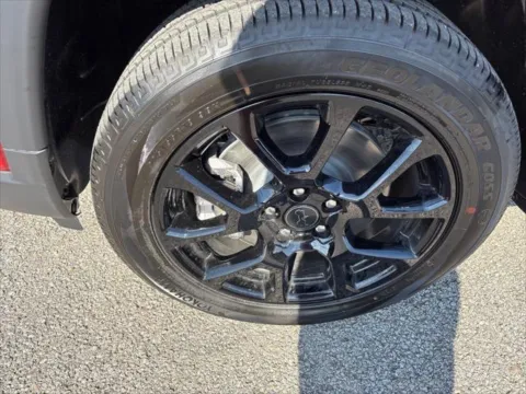 More photos of 2026 Jeep Compass COMPASS LATITUDE ALTITUDE 4X4 at Pogue Chrysler Dodge Jeep RAM FIAT, KY