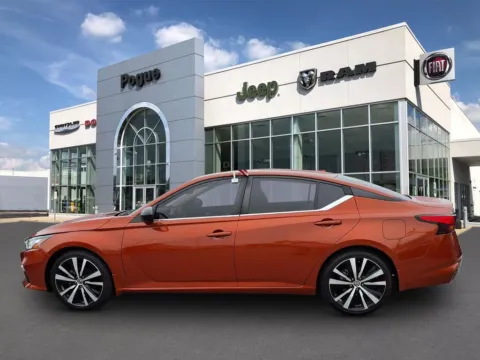 More photos of 2022 Nissan Altima 2.5 SR at Pogue Chrysler Dodge Jeep RAM FIAT, KY