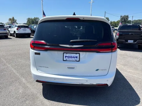 More photos of 2023 Chrysler Pacifica Hybrid Touring L at Pogue Chrysler Dodge Jeep RAM FIAT, KY