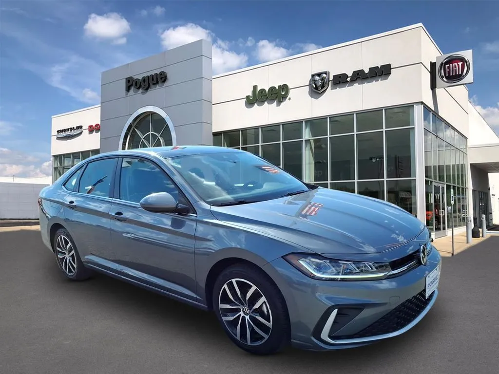 Unknown 2025 Volkswagen Jetta 1.5T SE for sale in Powderly, KY