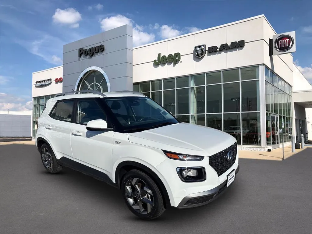 White 2025 Hyundai Venue SEL for sale in Powderly, KY