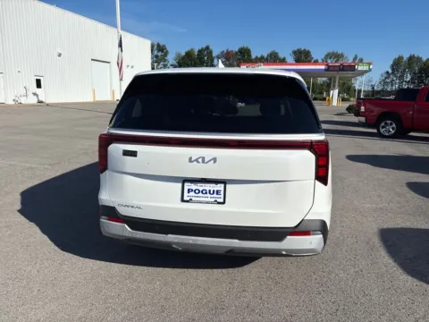 More photos of 2025 Kia Carnival LXS at Pogue Chrysler Dodge Jeep RAM FIAT, KY