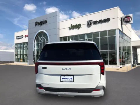 More photos of 2025 Kia Carnival LXS at Pogue Chrysler Dodge Jeep RAM FIAT, KY