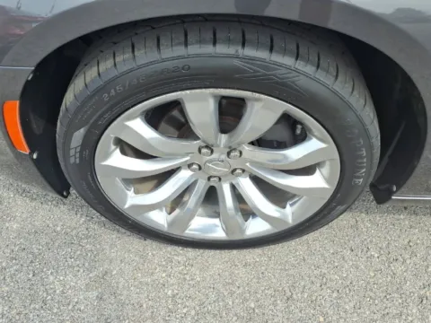 More photos of 2018 Chrysler 300 Limited at Pogue Chrysler Dodge Jeep RAM FIAT, KY