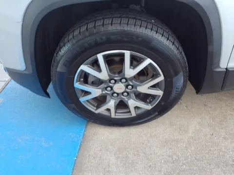 More photos of 2020 GMC Acadia SLE at Pogue Chrysler Dodge Jeep RAM FIAT, KY