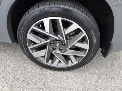 More photos of 2022 Hyundai Santa Fe Calligraphy at Pogue Chrysler Dodge Jeep RAM FIAT, KY
