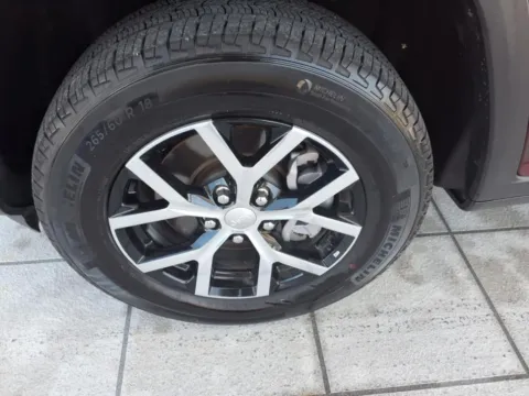 More photos of 2024 Jeep Grand Cherokee L Limited at Pogue Chrysler Dodge Jeep RAM FIAT, KY
