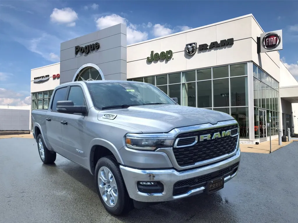 Silver 2025 RAM Ram 1500 RAM 1500 BIG HORN CREW CAB 4X4 5'7' BOX for sale in Powderly, KY