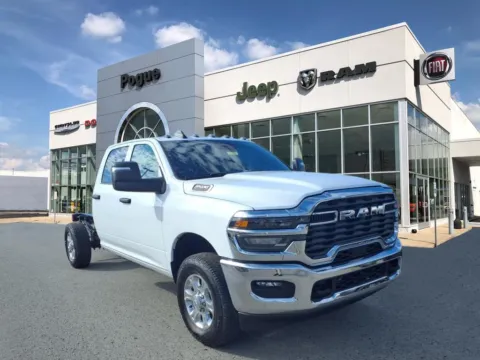 White 2025 RAM Ram 3500 Chassis Cab RAM 3500 TRADESMAN CREW CAB CHASSIS 4X4 60' CA for sale in Powderly, KY