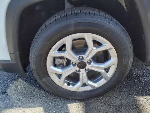 More photos of 2025 Jeep Compass COMPASS SPORT 4X4 at Pogue Chrysler Dodge Jeep RAM FIAT, KY